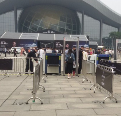 安檢門 高?？荚囃ㄟ^金屬檢測儀檢查反作弊 安檢必看